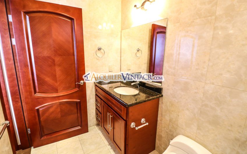 Apartamento amueblado con full vista en San Rafael Escazú
