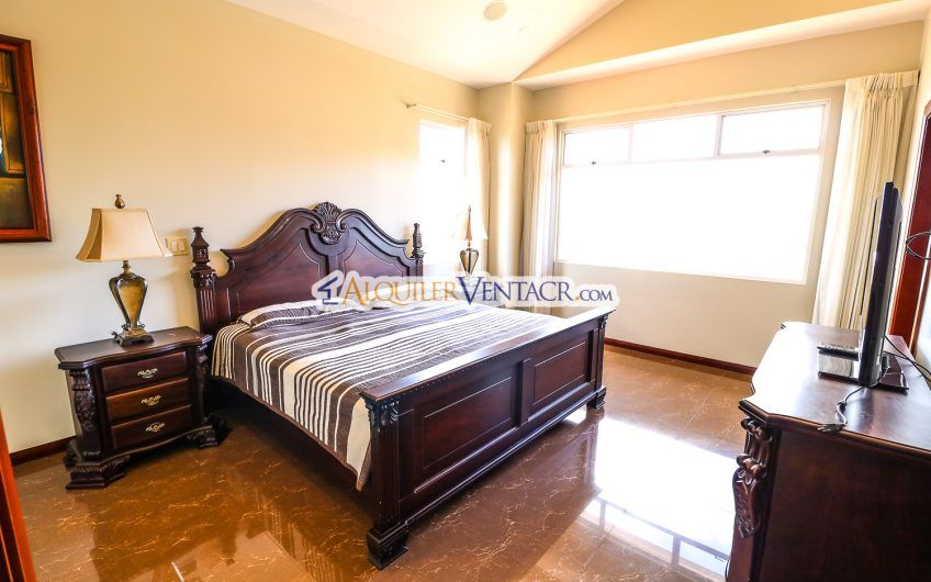 Apartamento amueblado con full vista en San Rafael Escazú
