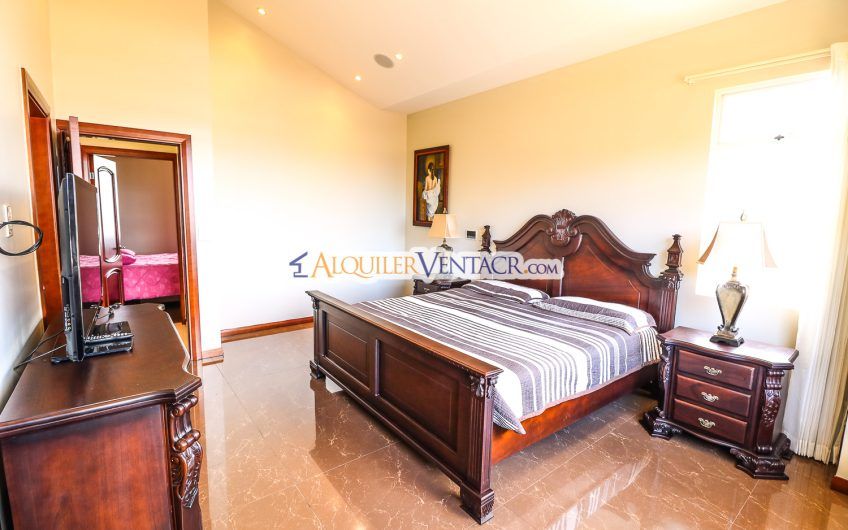Apartamento amueblado con full vista en San Rafael Escazú