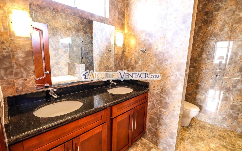 Apartamento amueblado con full vista en San Rafael Escazú