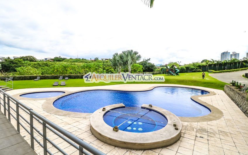 Apartamento amueblado con vista en Condado del Parque Sabana Norte