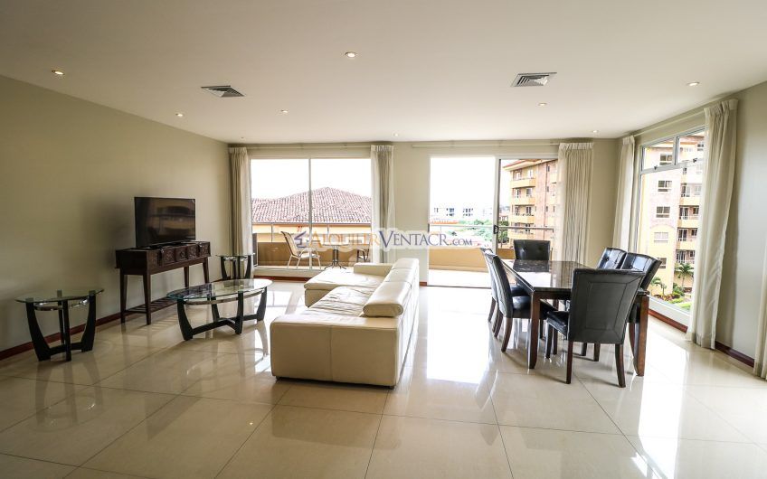 Lujoso apartamento amueblado con vista en San Rafael Escazú