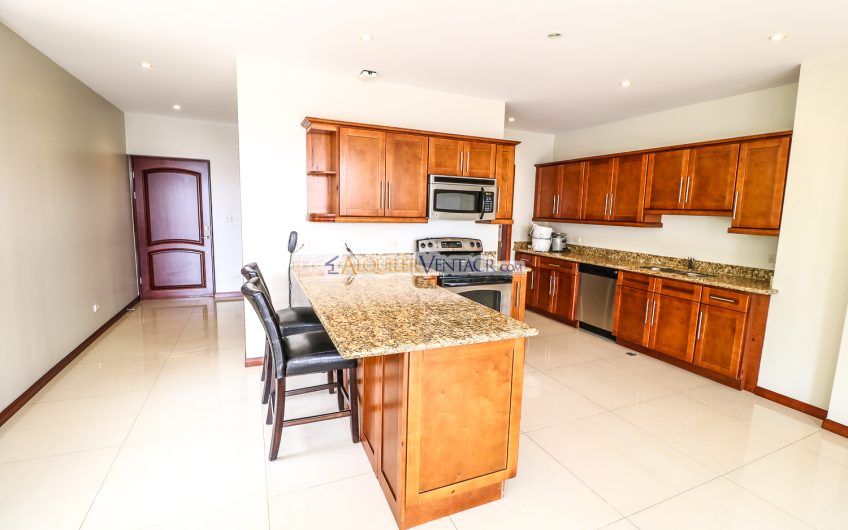 Lujoso apartamento amueblado con vista en San Rafael Escazú