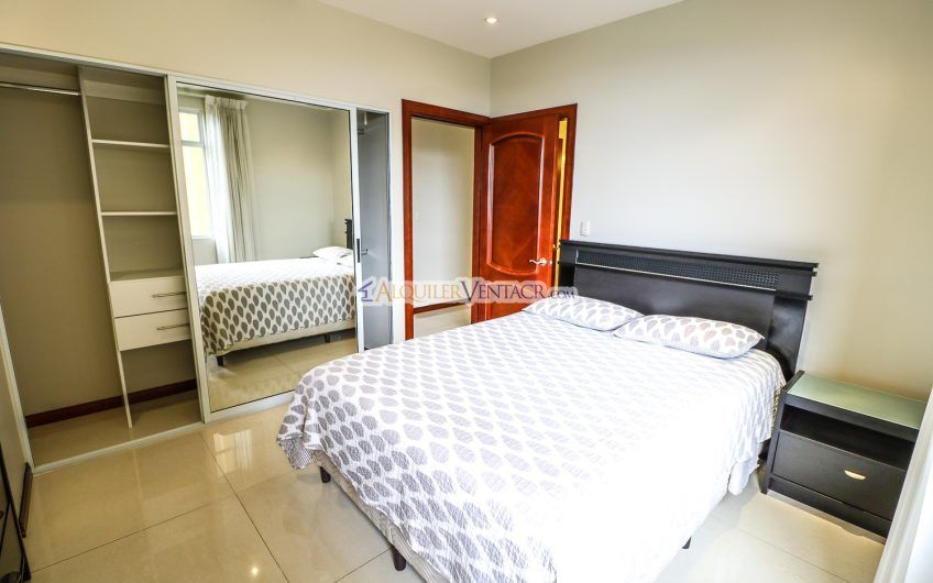 Lujoso apartamento amueblado con vista en San Rafael Escazú