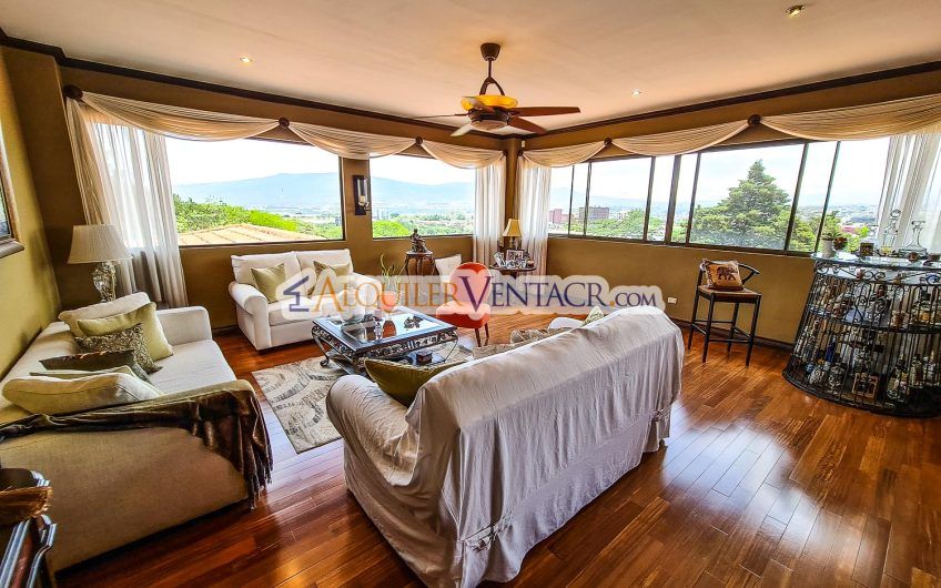 Condo de Un Nivel con jardín y vistas en Escazú x Distrito 4 Guachipelín