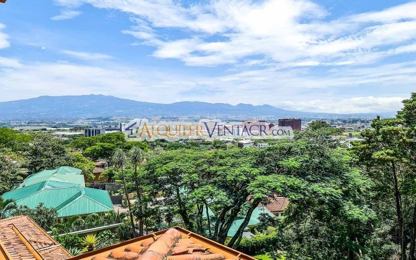 Condo de Un Nivel con jardín y vistas en Escazú x Distrito 4 Guachipelín