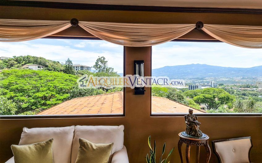 Condo de Un Nivel con jardín y vistas en Escazú x Distrito 4 Guachipelín