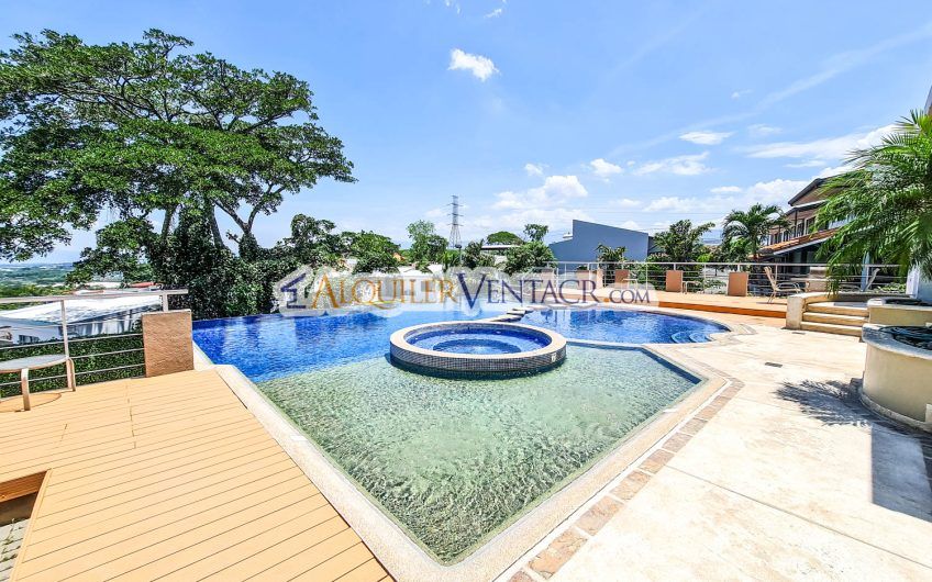 Apartamento amueblado con jardín en Guachipelín Escazú