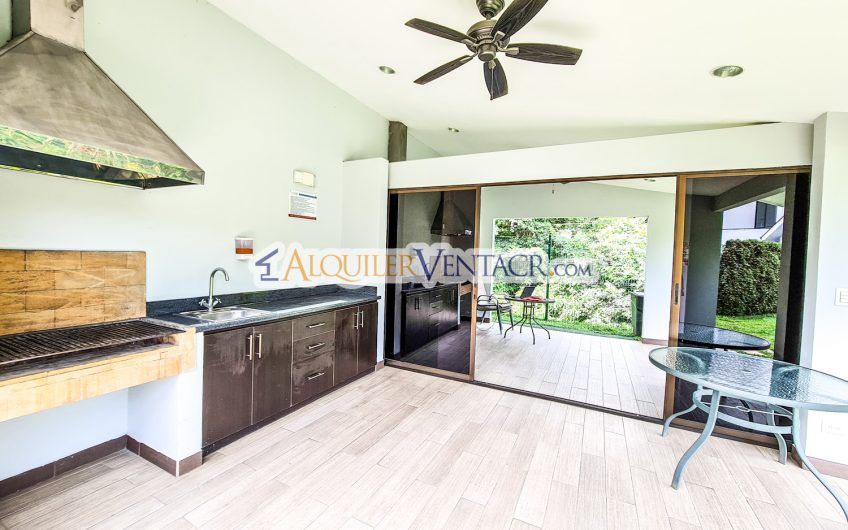 Moderna casa en Condominio Lusso Santa Ana Pozos