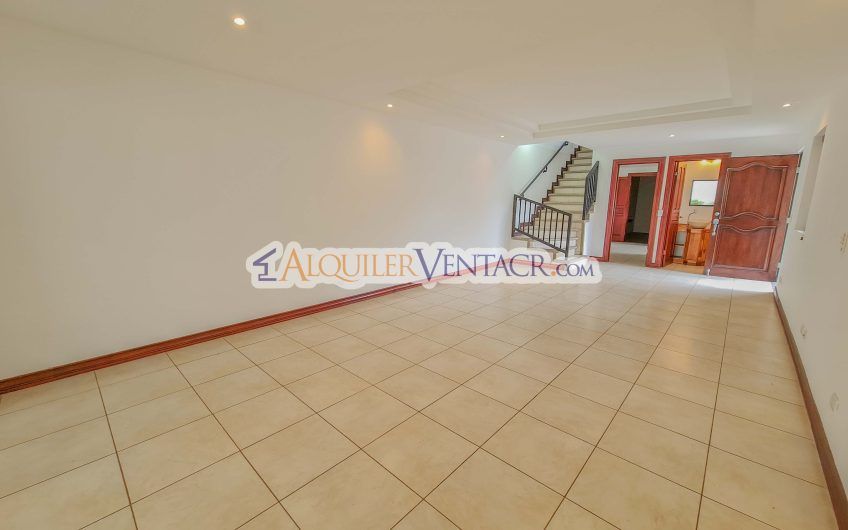 Condo de 4 habit. en Trejos Montealegre x Avenida Escazú