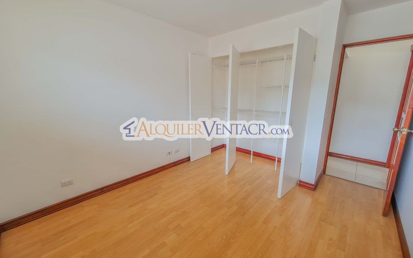 Condo de 4 habit. en Trejos Montealegre x Avenida Escazú