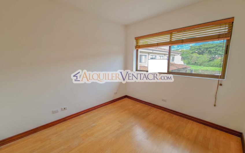Condo de 4 habit. en Trejos Montealegre x Avenida Escazú