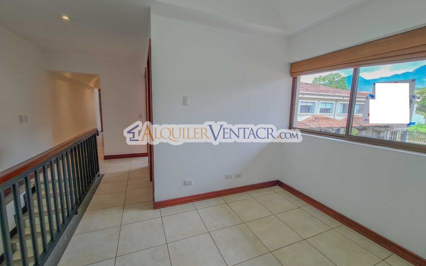 Condo de 4 habit. en Trejos Montealegre x Avenida Escazú