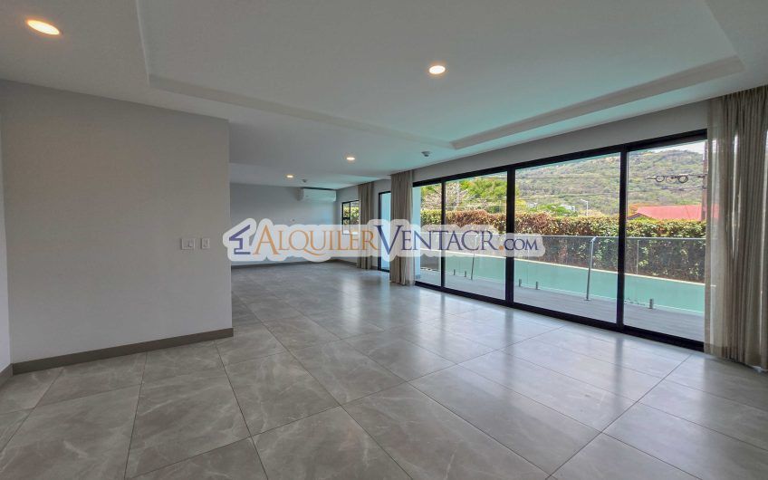 Para estrenar! Lujoso apartamento con vista en Escazú Centro
