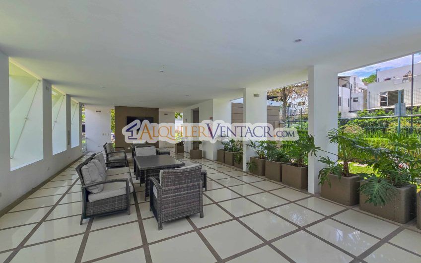 Condo de 337 m2 con 4 habit. y terrazas en Santa Ana Pozos