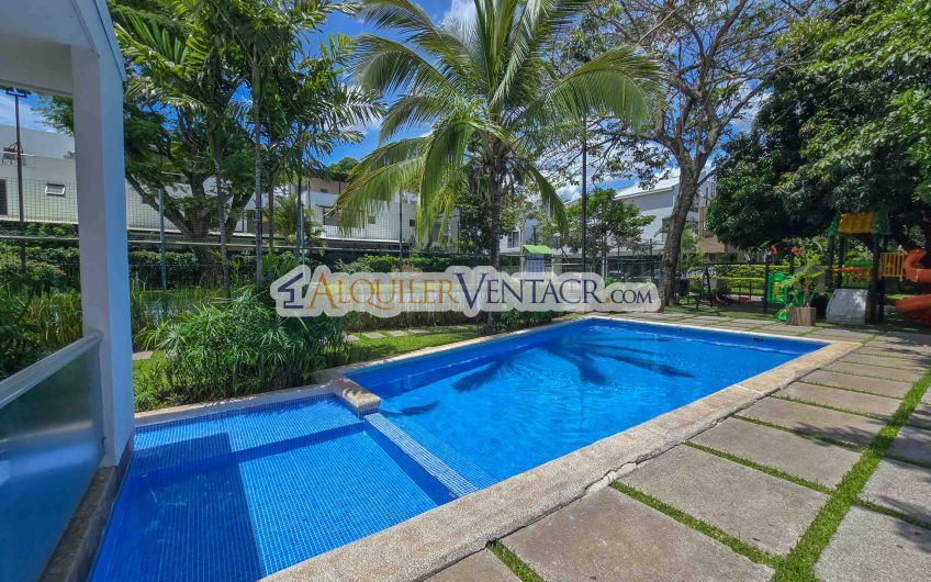 Condo de 337 m2 con 4 habit. y terrazas en Santa Ana Pozos