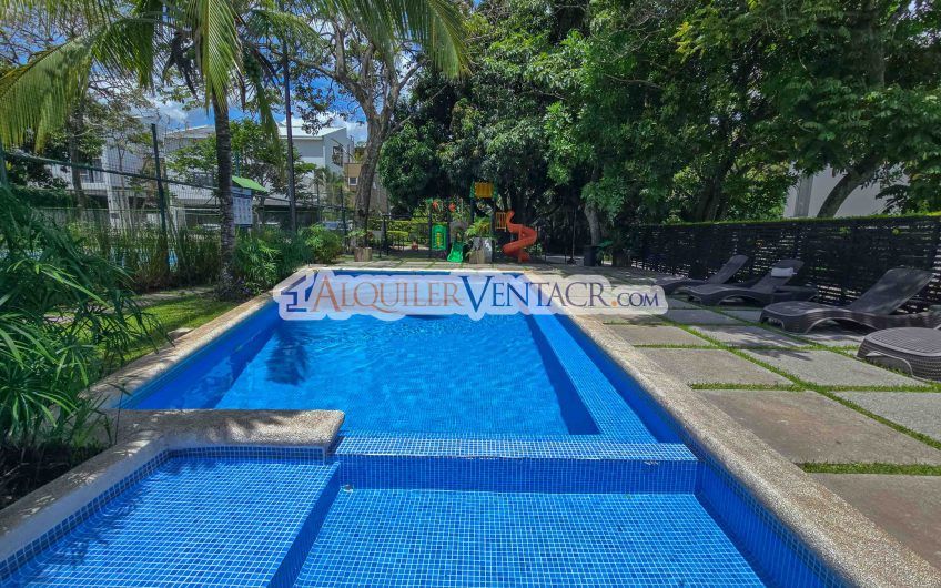 Condo de 337 m2 con 4 habit. y terrazas en Santa Ana Pozos