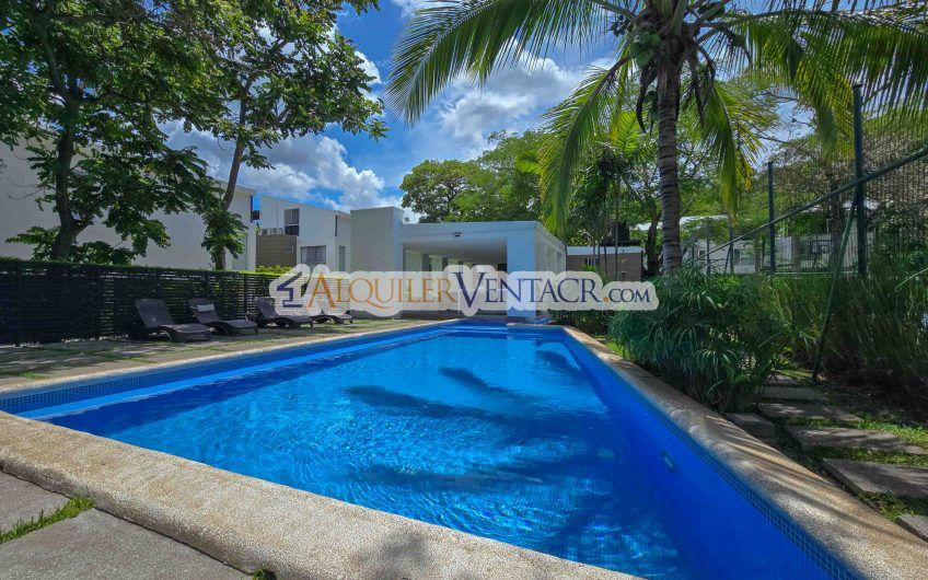 Condo de 337 m2 con 4 habit. y terrazas en Santa Ana Pozos
