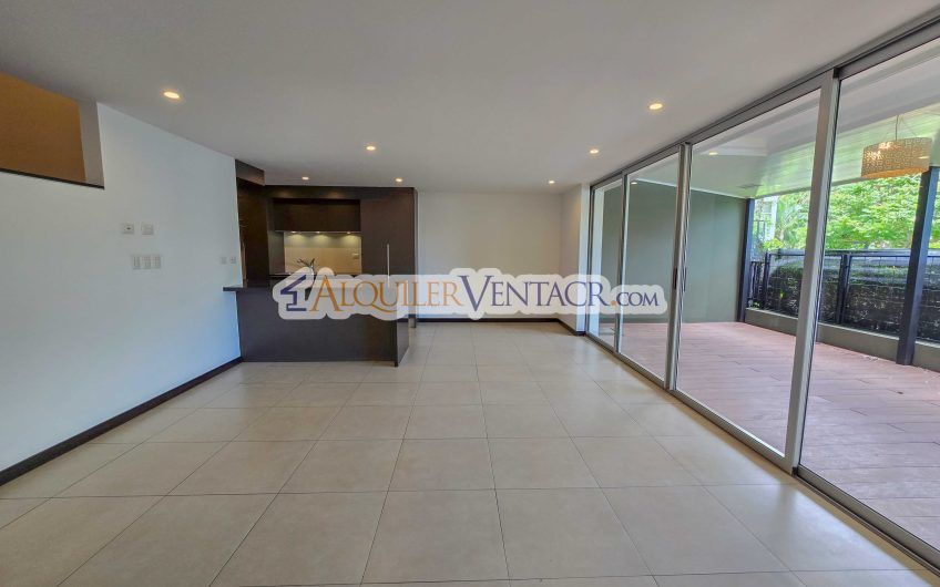 Condo de 337 m2 con 4 habit. y terrazas en Santa Ana Pozos