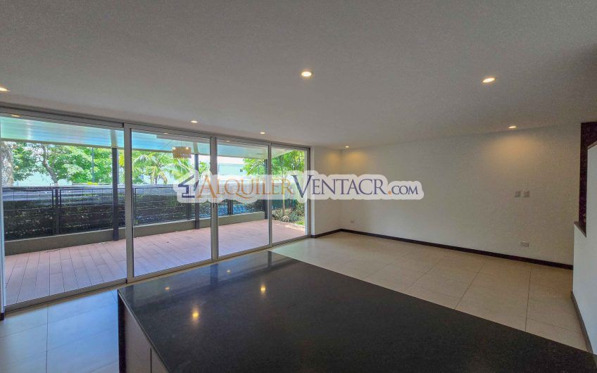 Condo de 337 m2 con 4 habit. y terrazas en Santa Ana Pozos