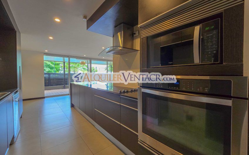 Condo de 337 m2 con 4 habit. y terrazas en Santa Ana Pozos