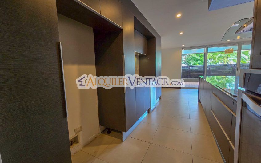 Condo de 337 m2 con 4 habit. y terrazas en Santa Ana Pozos