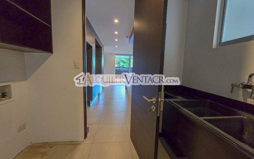 Condo de 337 m2 con 4 habit. y terrazas en Santa Ana Pozos