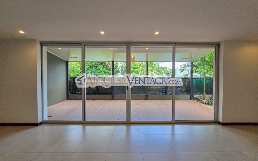 Condo de 337 m2 con 4 habit. y terrazas en Santa Ana Pozos