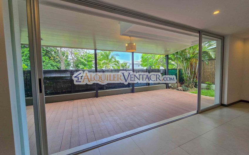 Condo de 337 m2 con 4 habit. y terrazas en Santa Ana Pozos