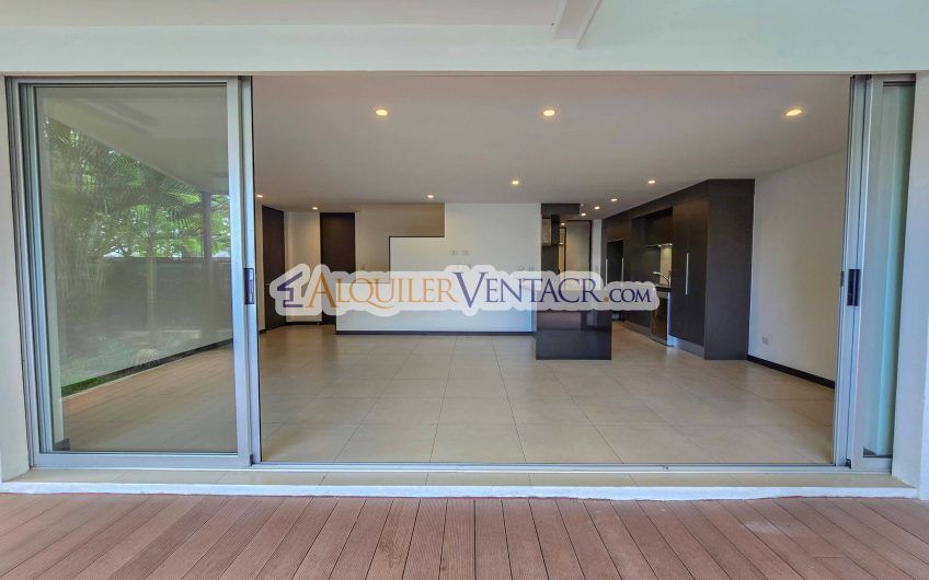 Condo de 337 m2 con 4 habit. y terrazas en Santa Ana Pozos