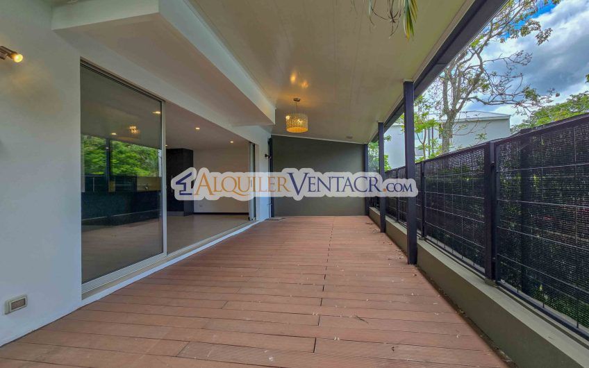 Condo de 337 m2 con 4 habit. y terrazas en Santa Ana Pozos