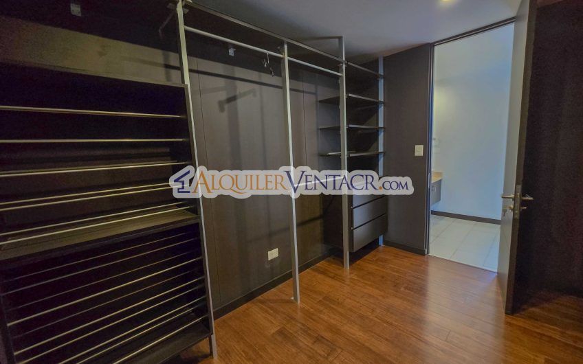 Condo de 337 m2 con 4 habit. y terrazas en Santa Ana Pozos