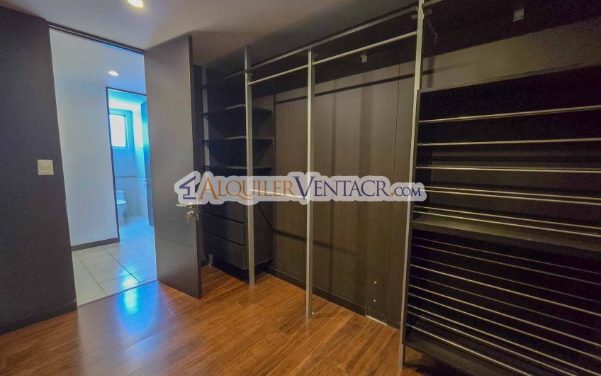Condo de 337 m2 con 4 habit. y terrazas en Santa Ana Pozos