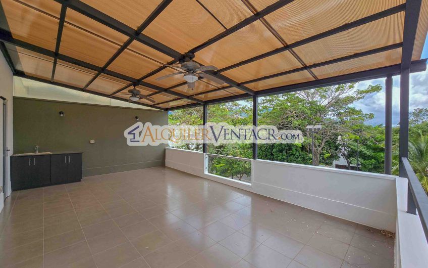 Condo de 337 m2 con 4 habit. y terrazas en Santa Ana Pozos