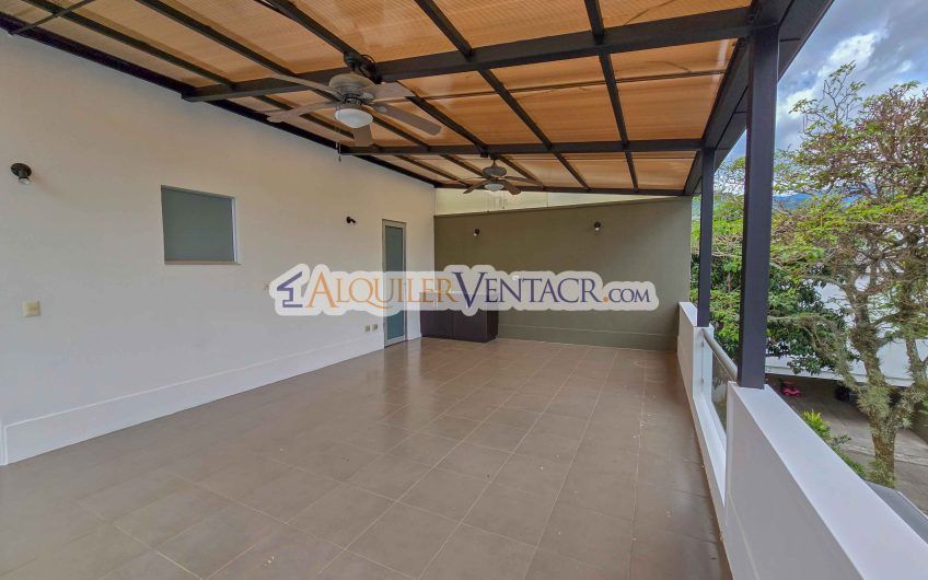Condo de 337 m2 con 4 habit. y terrazas en Santa Ana Pozos