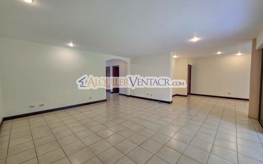 Condo de 445 m2 de 5 habit. en Trejos Montealegre x Avenida Escazú
