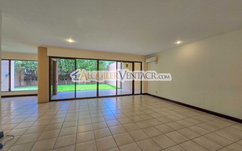 Condo de 445 m2 de 5 habit. en Trejos Montealegre x Avenida Escazú