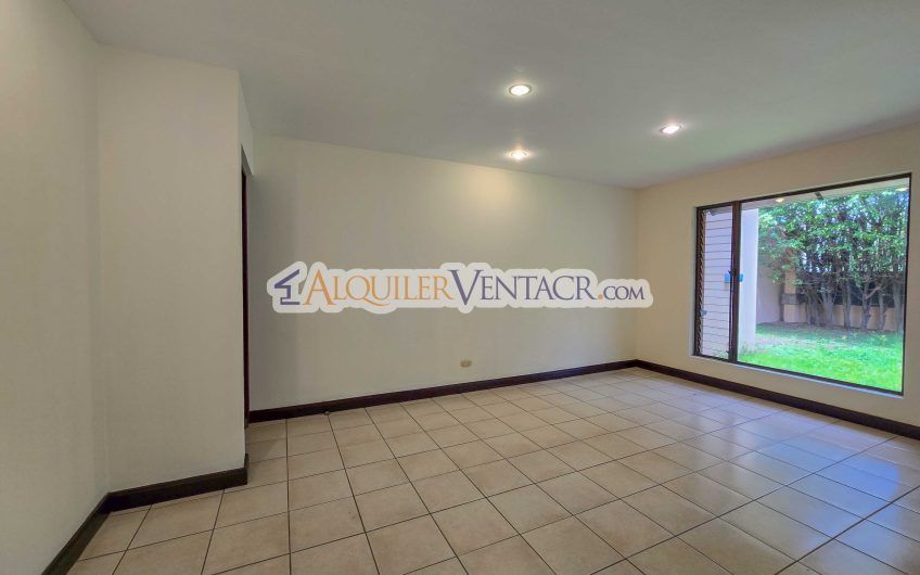 Condo de 445 m2 de 5 habit. en Trejos Montealegre x Avenida Escazú