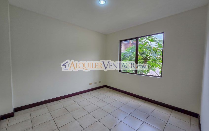 Condo de 445 m2 de 5 habit. en Trejos Montealegre x Avenida Escazú