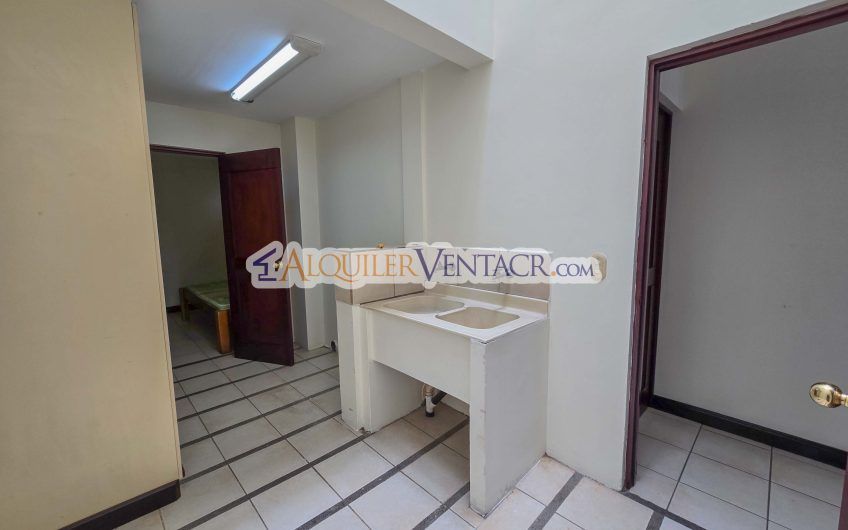 Condo de 445 m2 de 5 habit. en Trejos Montealegre x Avenida Escazú