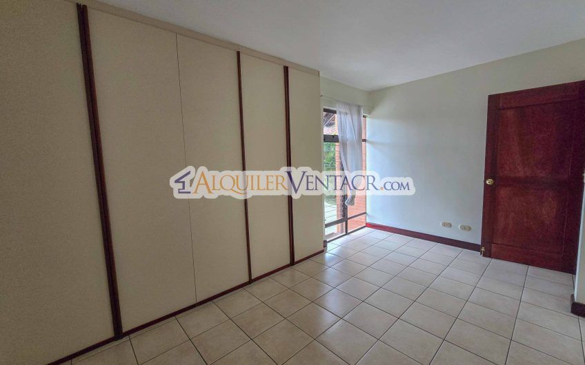 Condo de 445 m2 de 5 habit. en Trejos Montealegre x Avenida Escazú