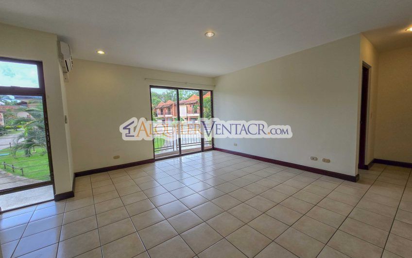 Condo de 445 m2 de 5 habit. en Trejos Montealegre x Avenida Escazú
