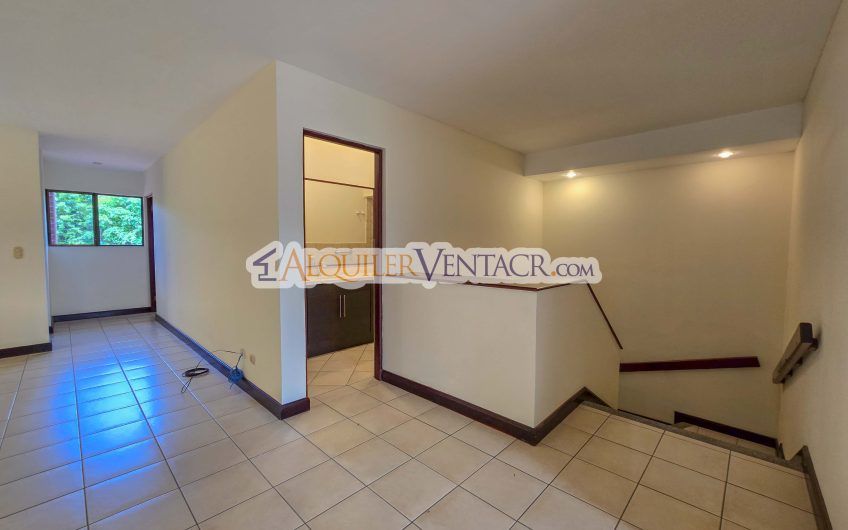 Condo de 445 m2 de 5 habit. en Trejos Montealegre x Avenida Escazú