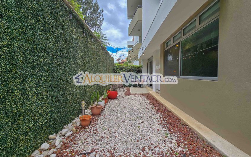 Apartamento amueblado con jardín en Guachipelín Escazú