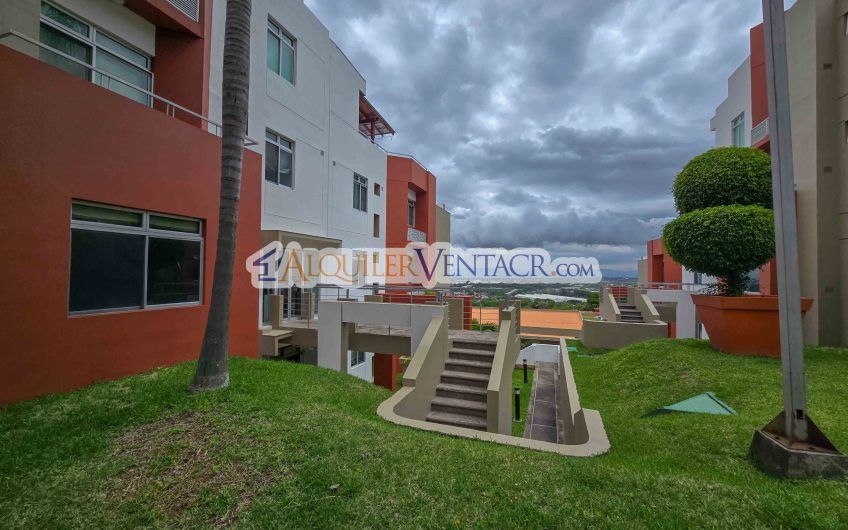 Apartamento amueblado con jardín en Guachipelín Escazú
