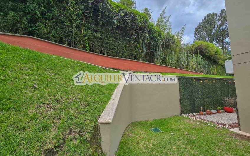 Apartamento amueblado con jardín en Guachipelín Escazú