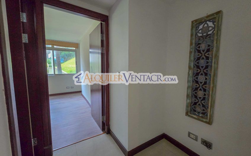 Apartamento amueblado con jardín en Guachipelín Escazú