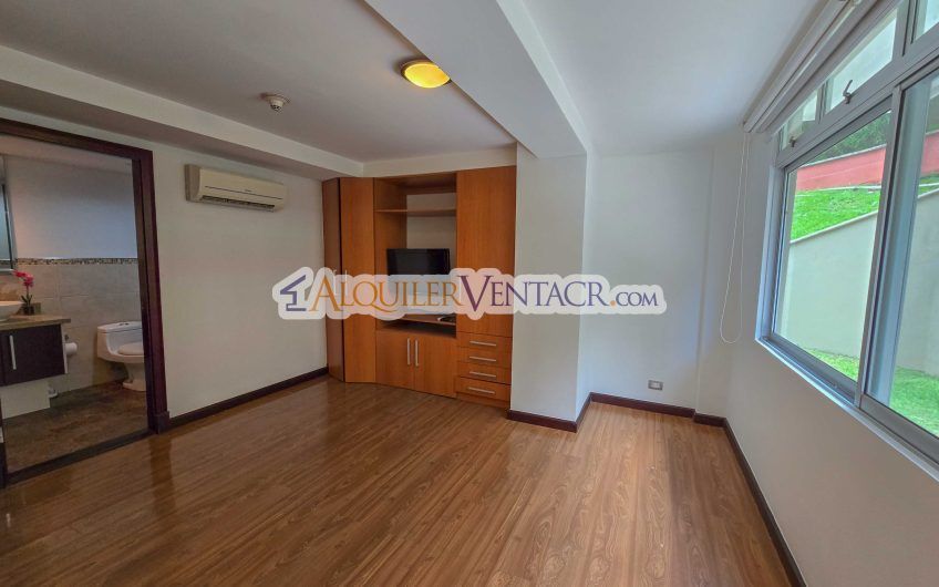 Apartamento amueblado con jardín en Guachipelín Escazú