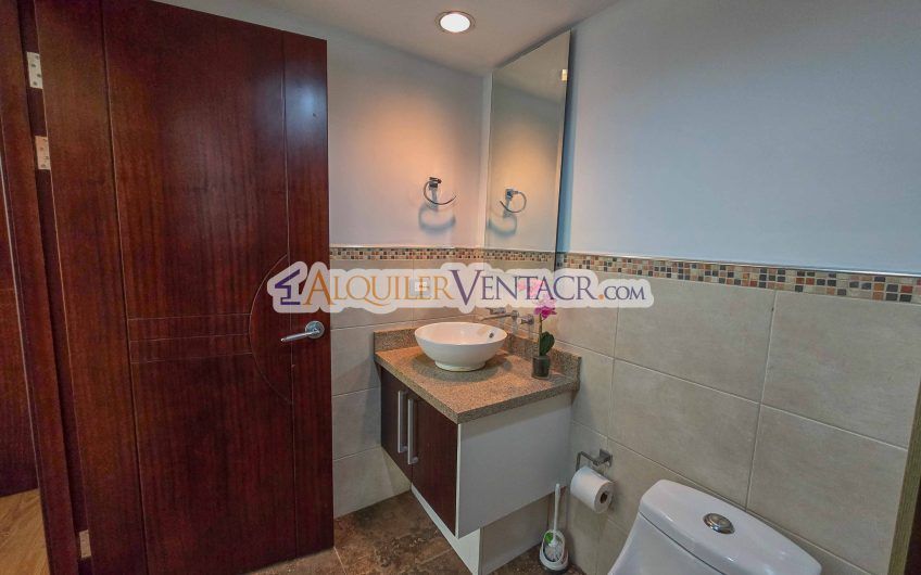 Apartamento amueblado con jardín en Guachipelín Escazú