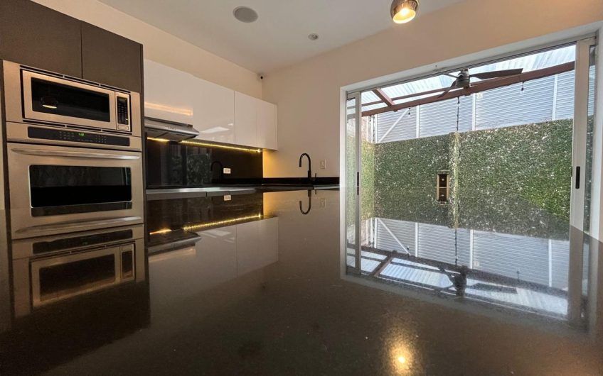 Moderna casa en Condominio Lusso Santa Ana Pozos